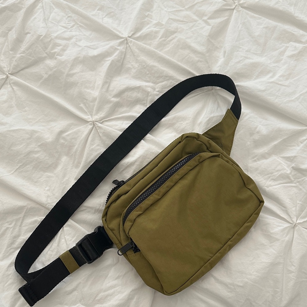 BAGGU Olive Green Crossbody Bag